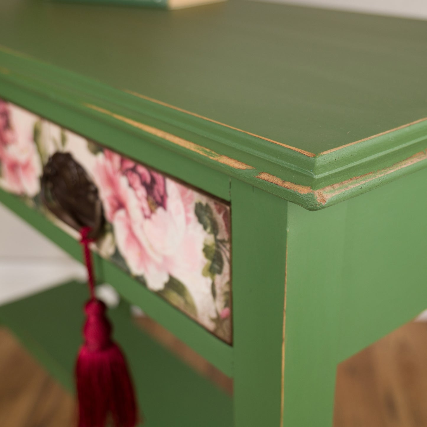 Vintage Green Floral Console Table – Upcycled Entryway Table with Decoupage Drawer Front